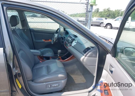 2004 Toyota Camry Xle V6 z USA, uszkodzony, nr VIN 4T1BF30K14U568083